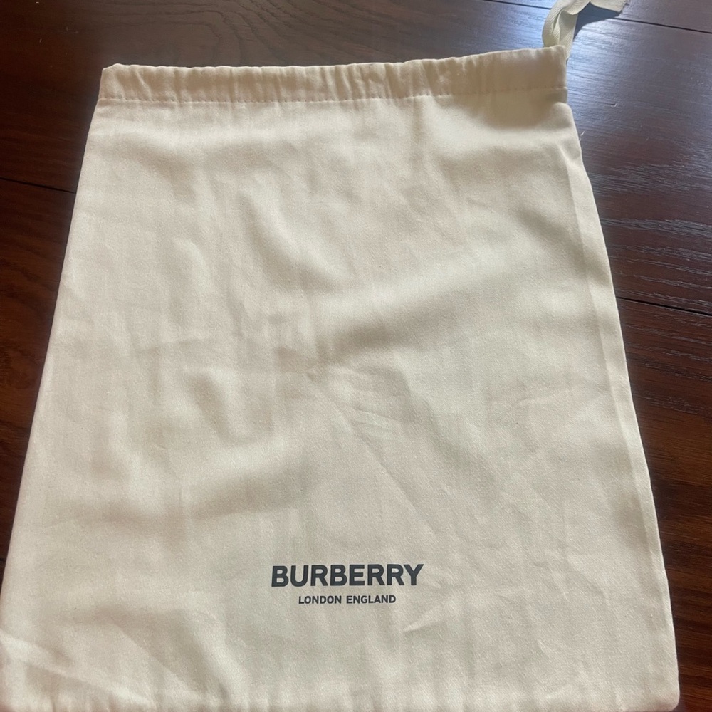 Burberry Cream Dust Bag with Logo - Picture 4 of 4